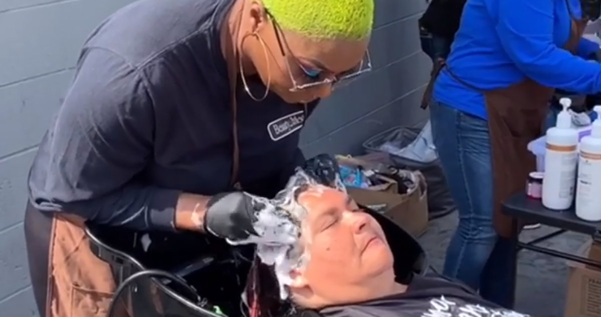 This Woman Gives Homeless People Free Makeovers