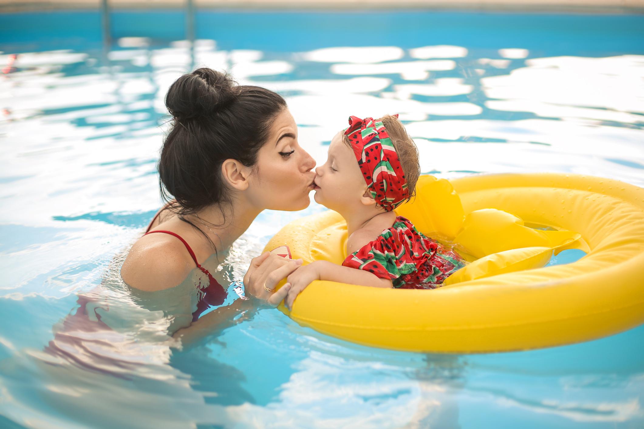 Gallery, Mums In Pools