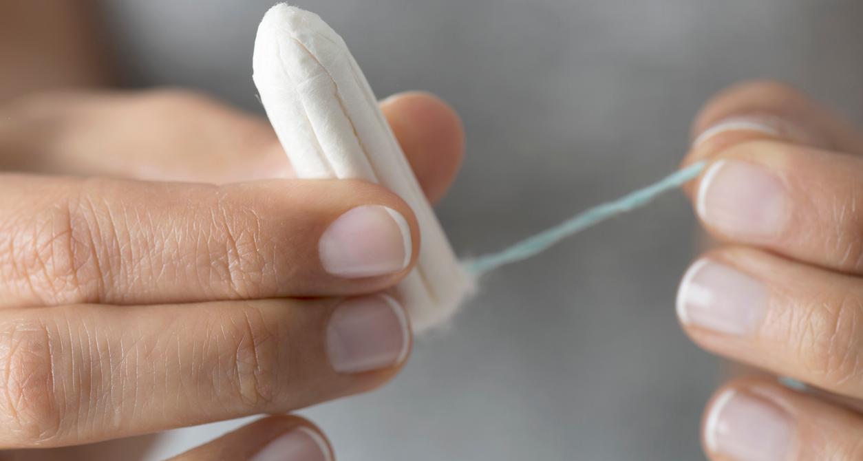 women-are-asking-their-boyfriends-what-the-letters-on-tampons-mean-and